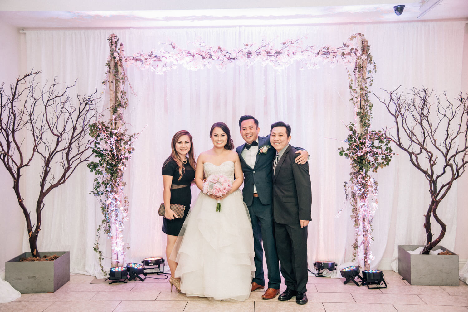 Vietnamese wedding tea ceremony image