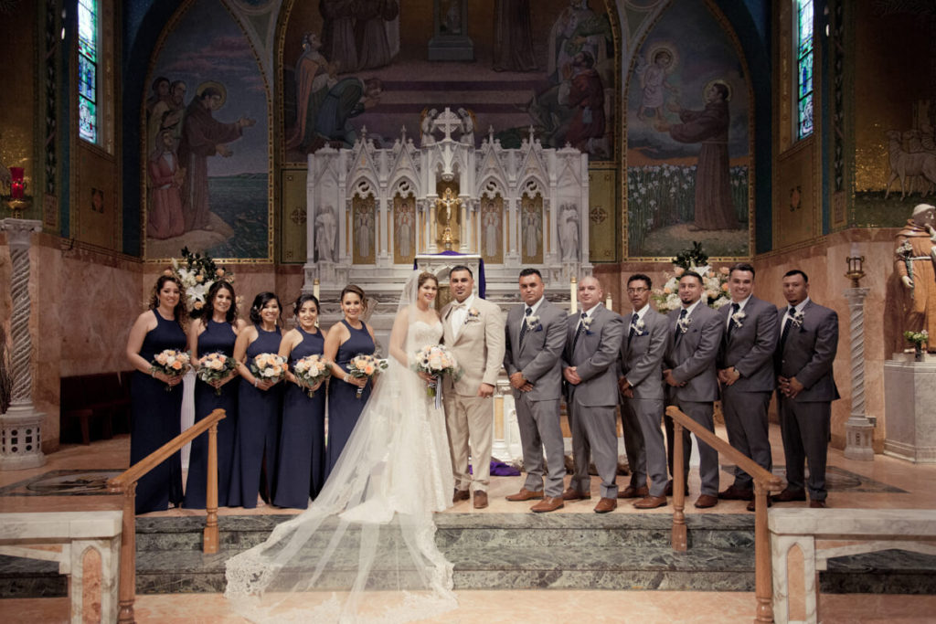 ALL Mexican wedding traditions with 130+ guide photos