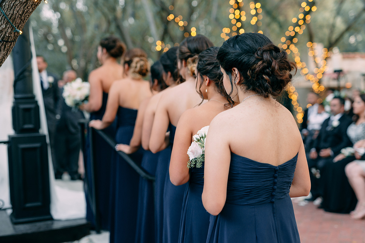how to accessorize a navy blue dress for a wedding