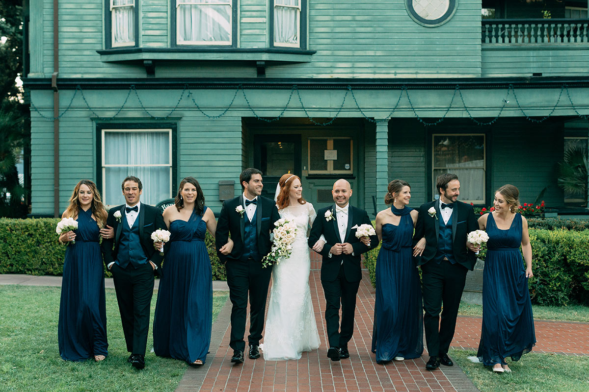how to accessorize a navy blue dress for a wedding
