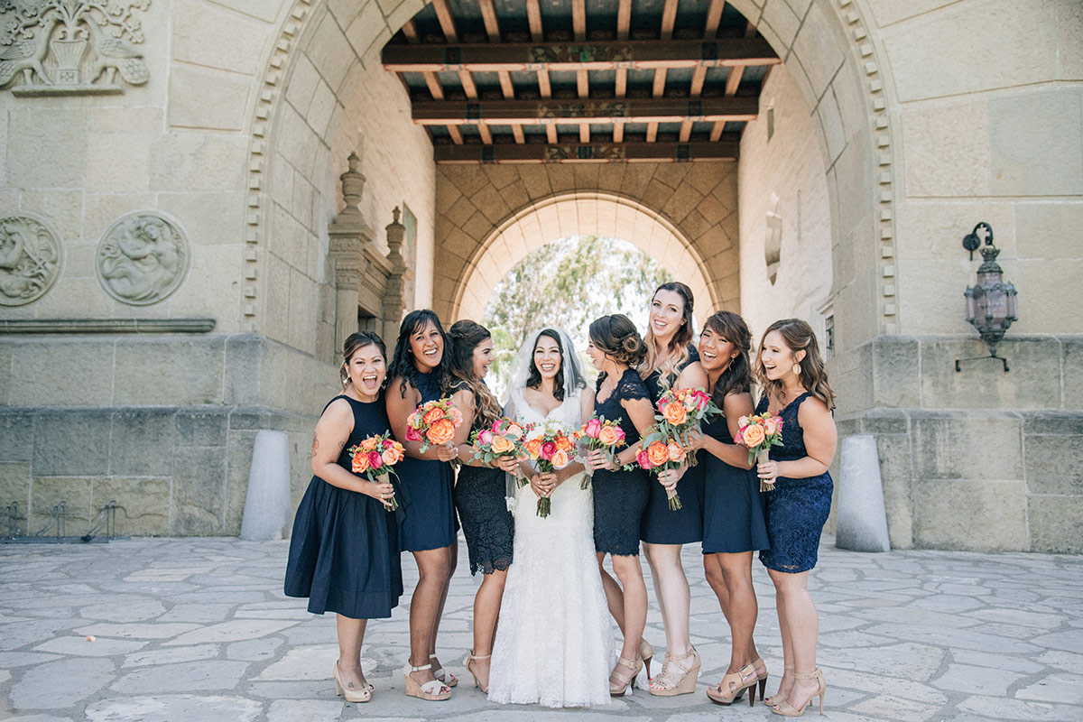 how to accessorize a navy blue dress for a wedding