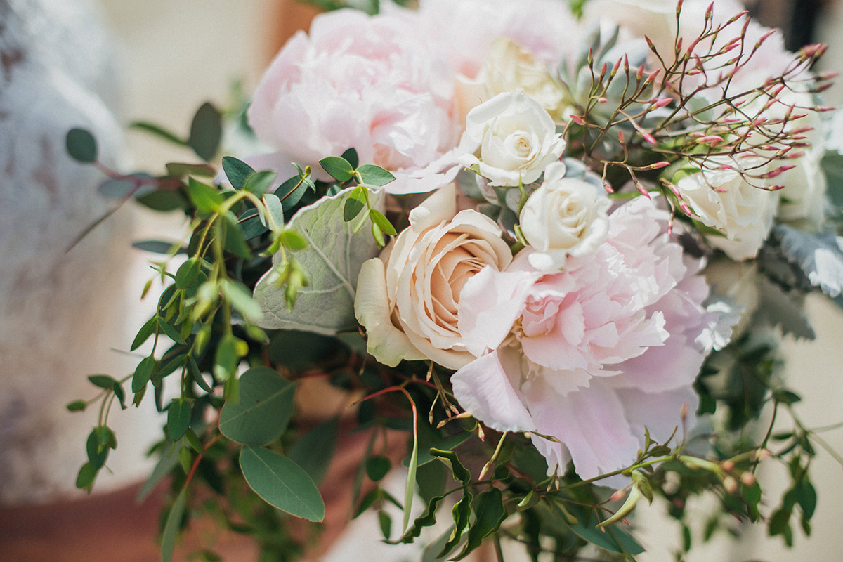 how to make a wedding bouquet