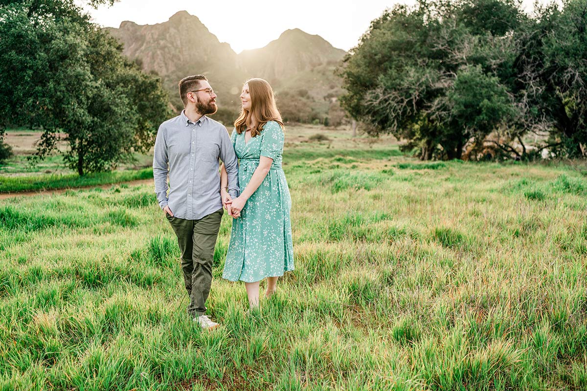 what to wear for engagement photos