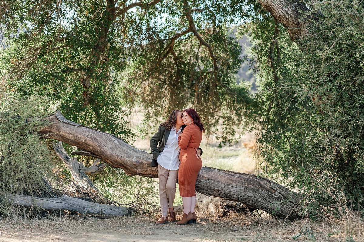 what to wear for engagement photos