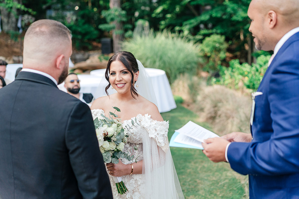 how to find a wedding photographer