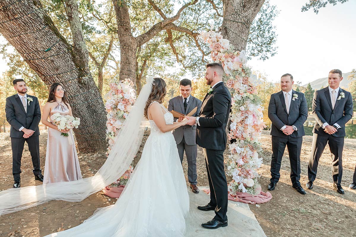 photojournalistic wedding photography