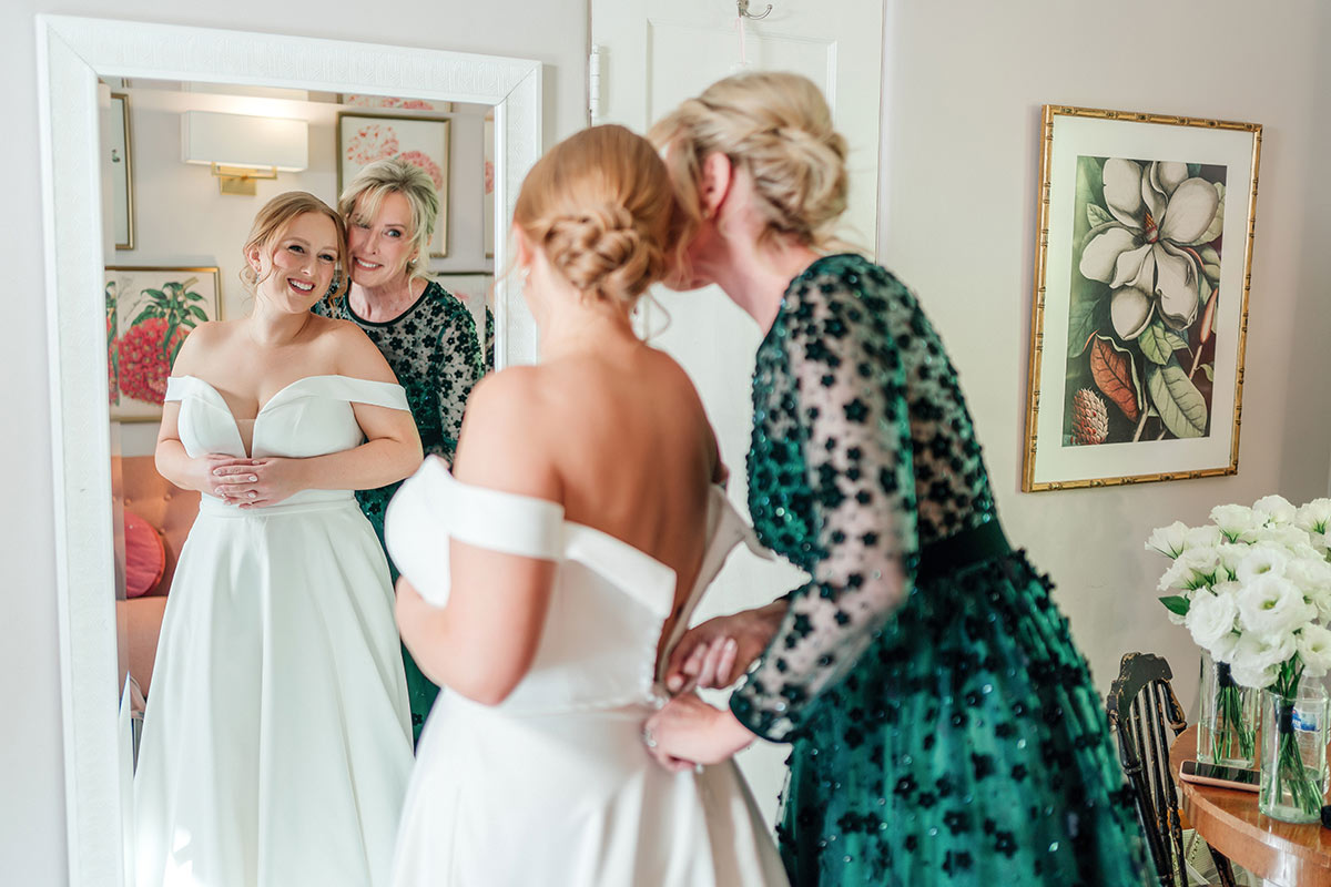 photojournalistic wedding photography