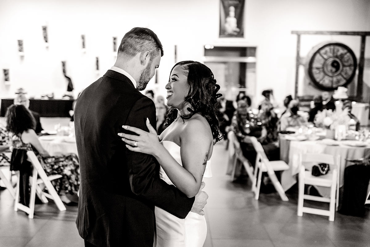 photojournalistic wedding photography