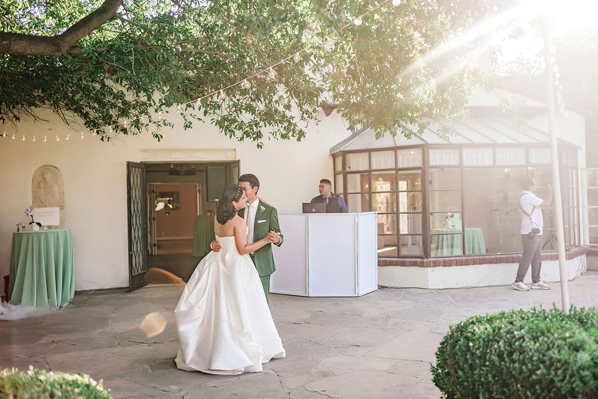 documentary style wedding photographers