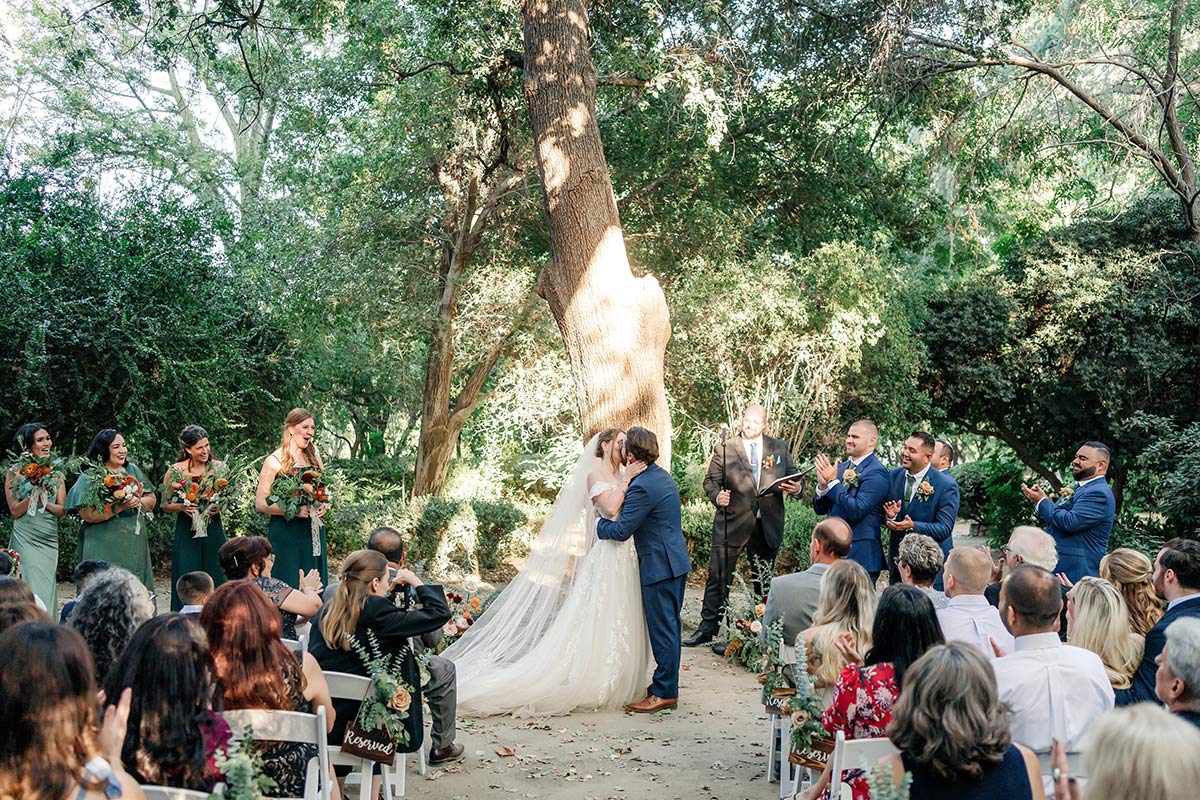 photojournalistic wedding photography